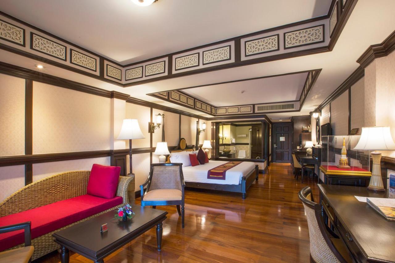 Wora Bura Hua Hin Resort & Spa Kültér fotó A suite at the Royal River Hotel