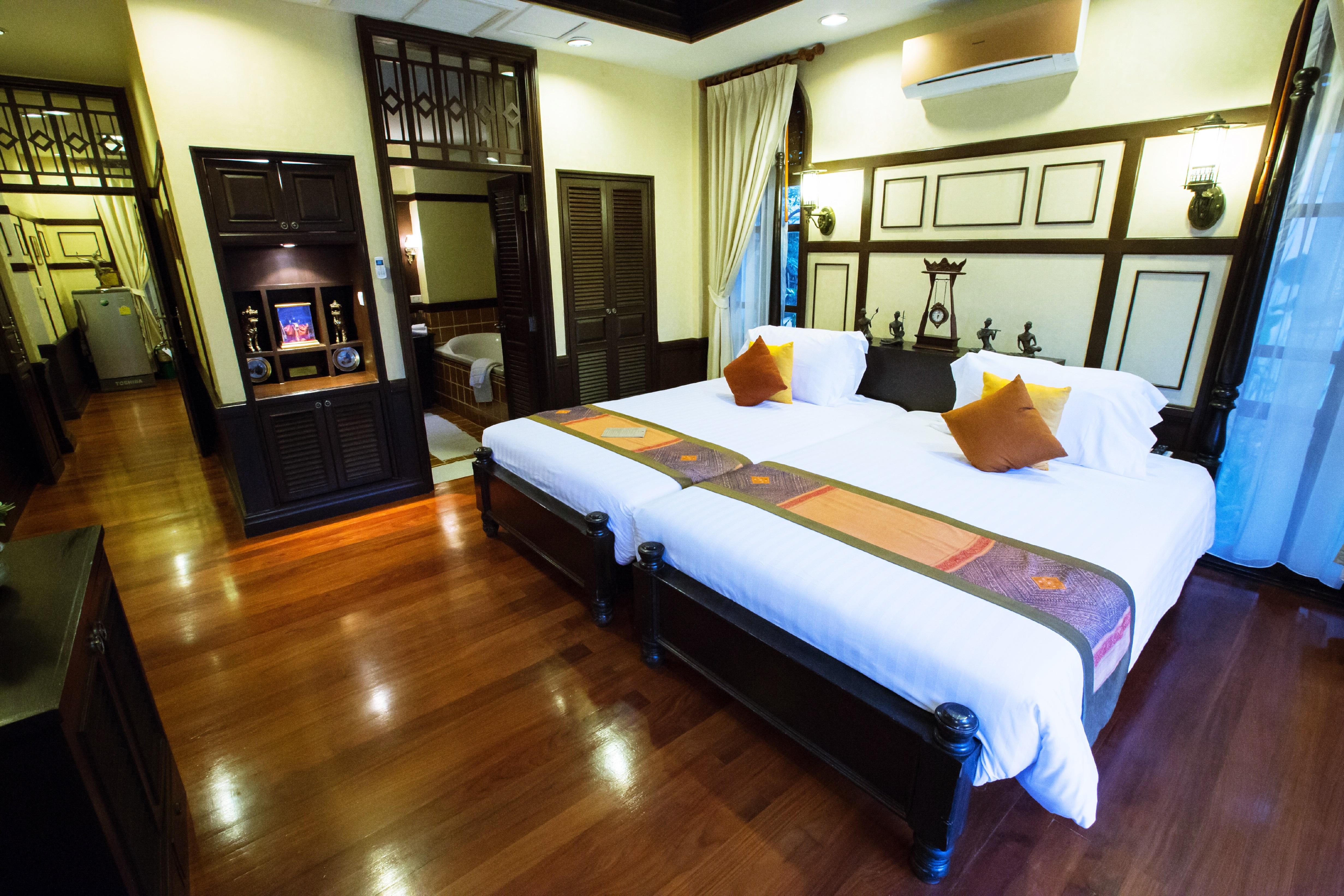 Wora Bura Hua Hin Resort & Spa Kültér fotó A bedroom at the Riverview Suite