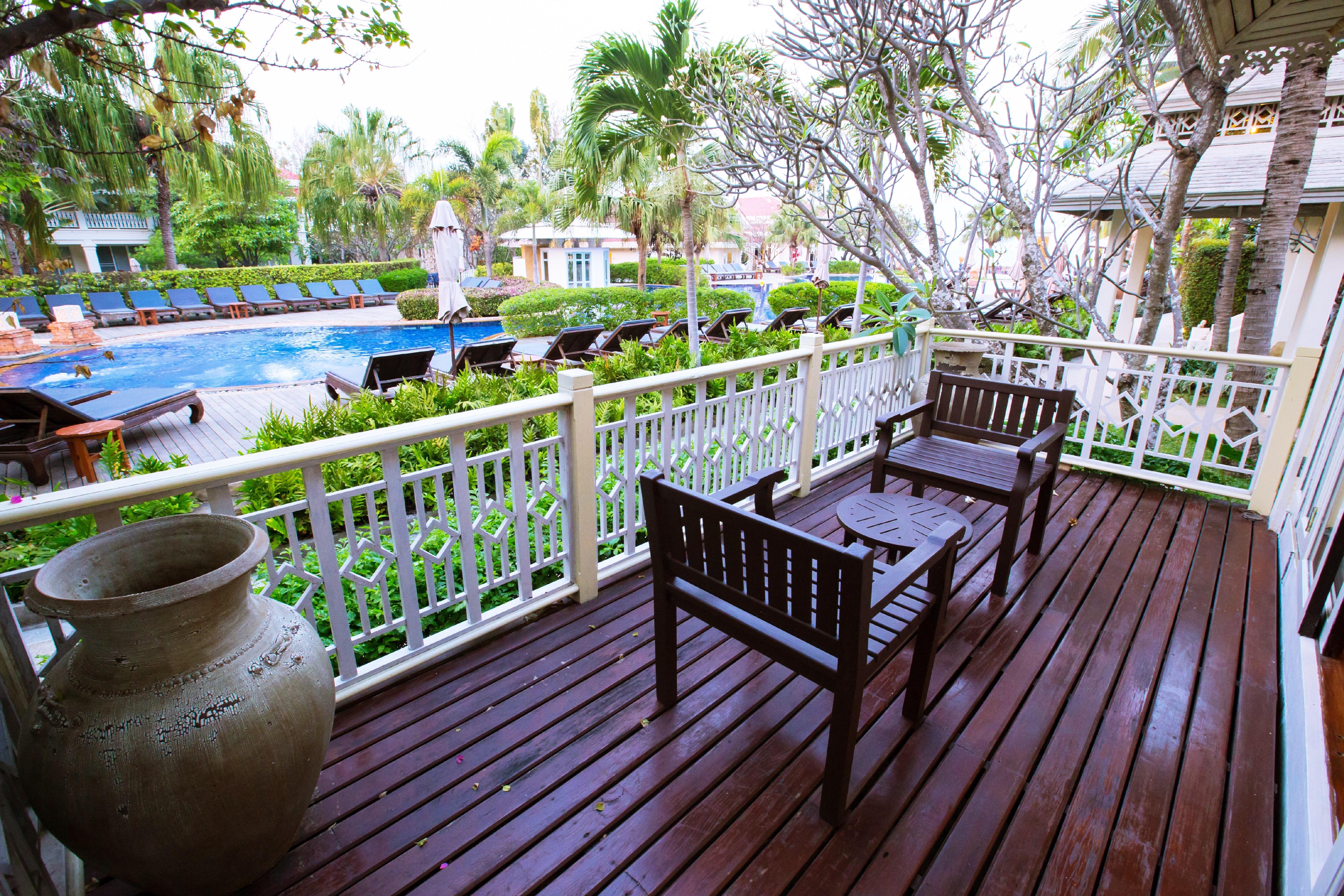 Wora Bura Hua Hin Resort & Spa Kültér fotó The pool at the Royal Paradise Hotel & Spa