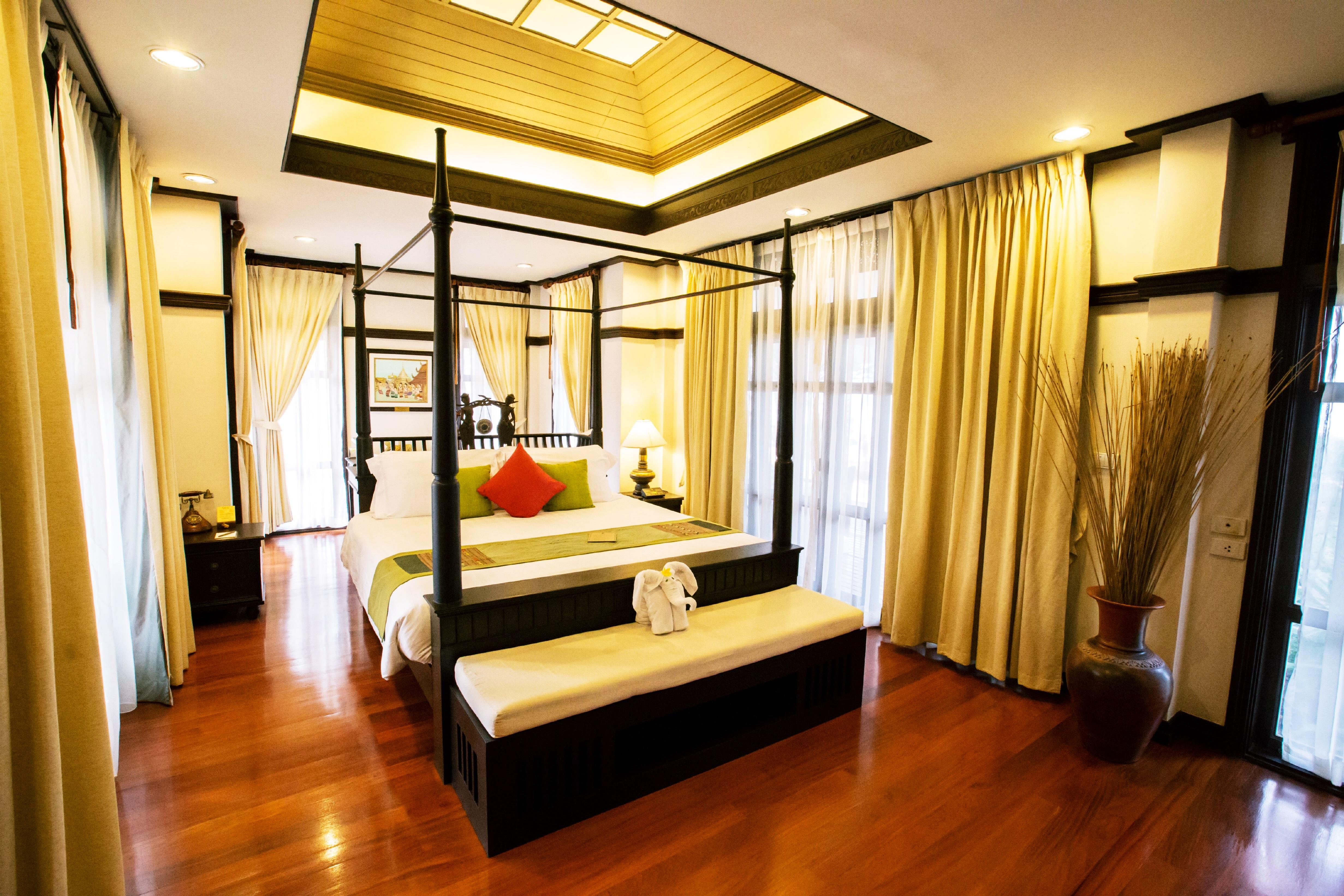 Wora Bura Hua Hin Resort & Spa Kültér fotó A bedroom at the Royal Paradise Hotel & Spa