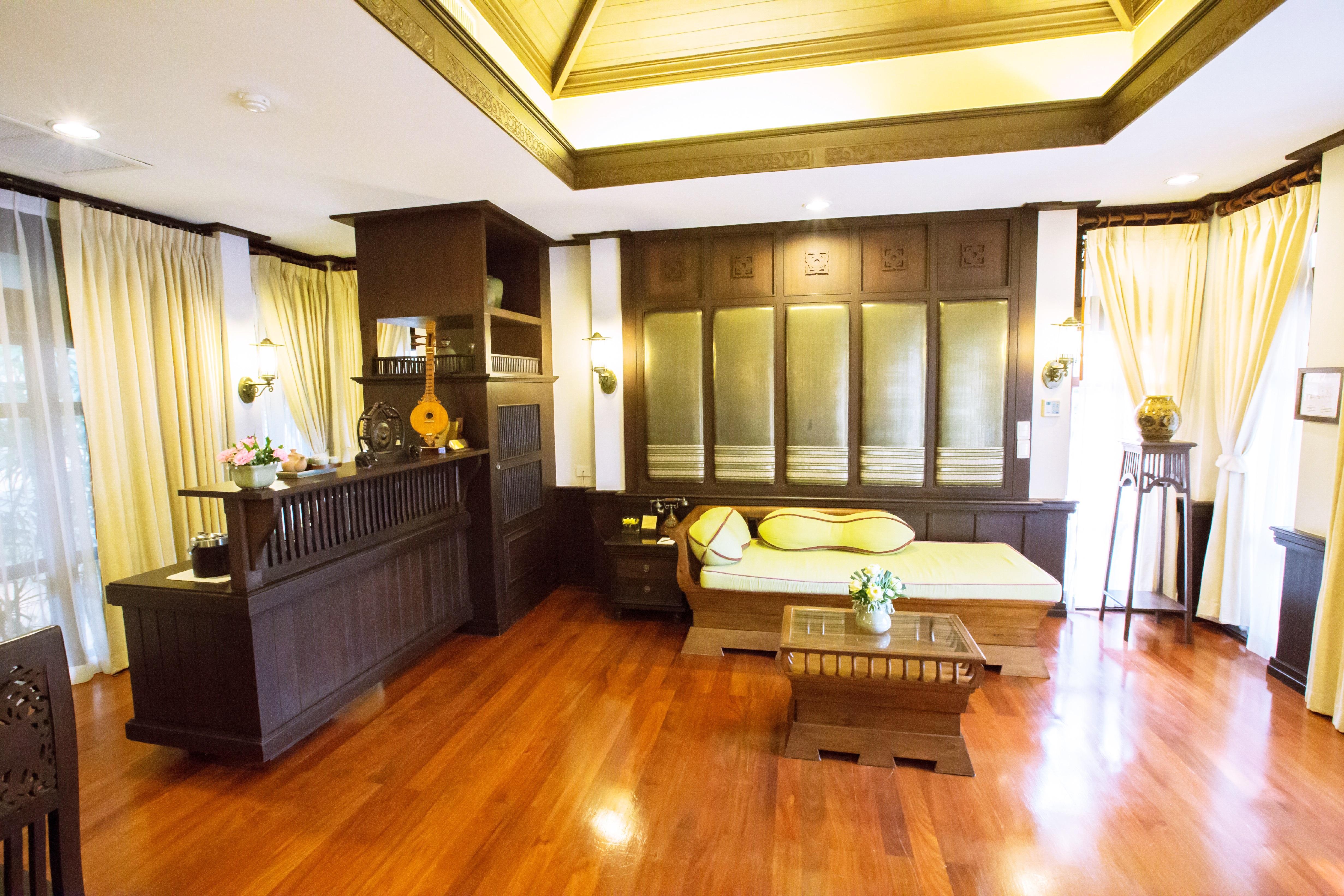 Wora Bura Hua Hin Resort & Spa Kültér fotó A bedroom at the Royal Thai Police Cadet School