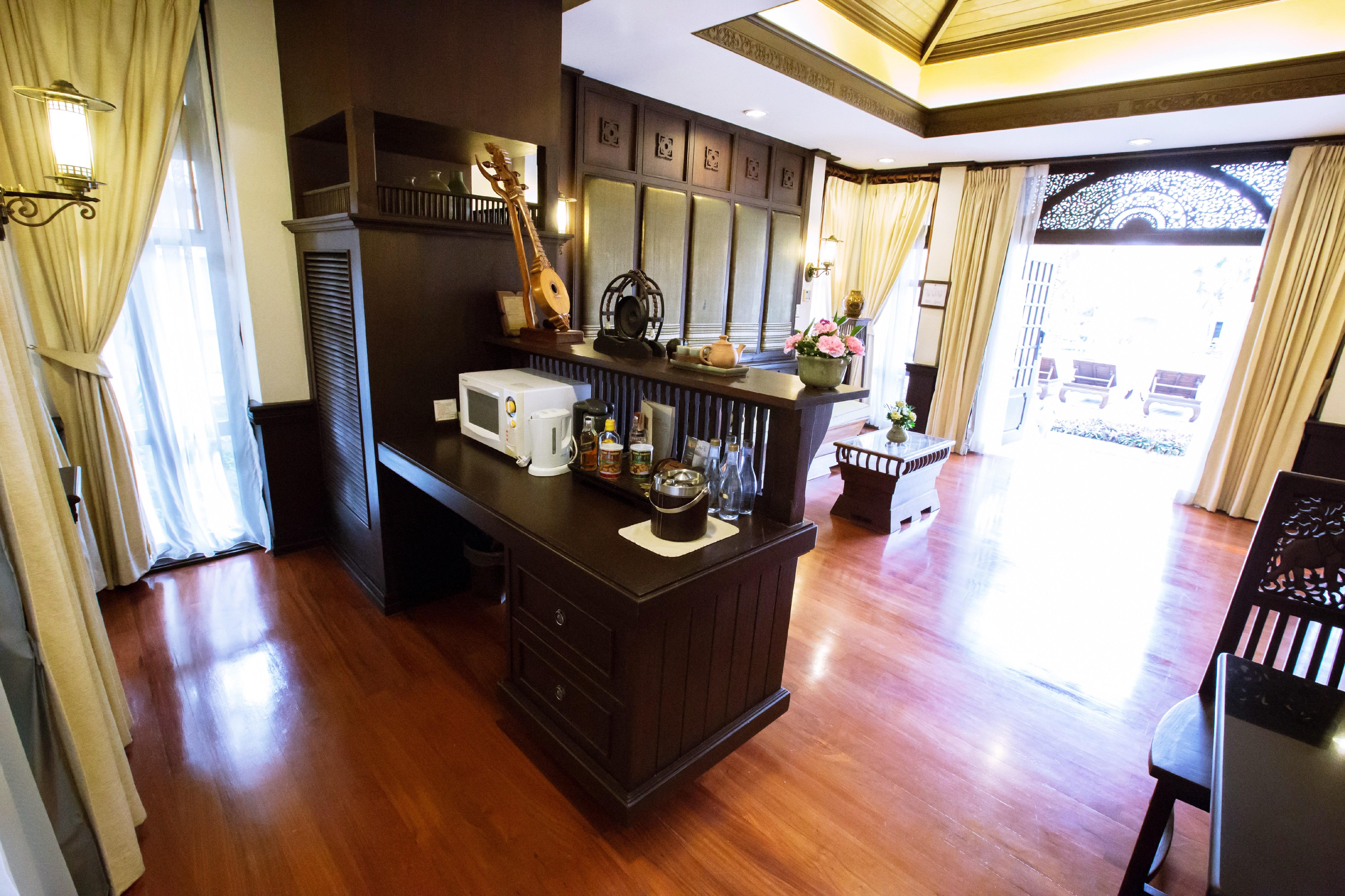 Wora Bura Hua Hin Resort & Spa Kültér fotó A typical room at the resort