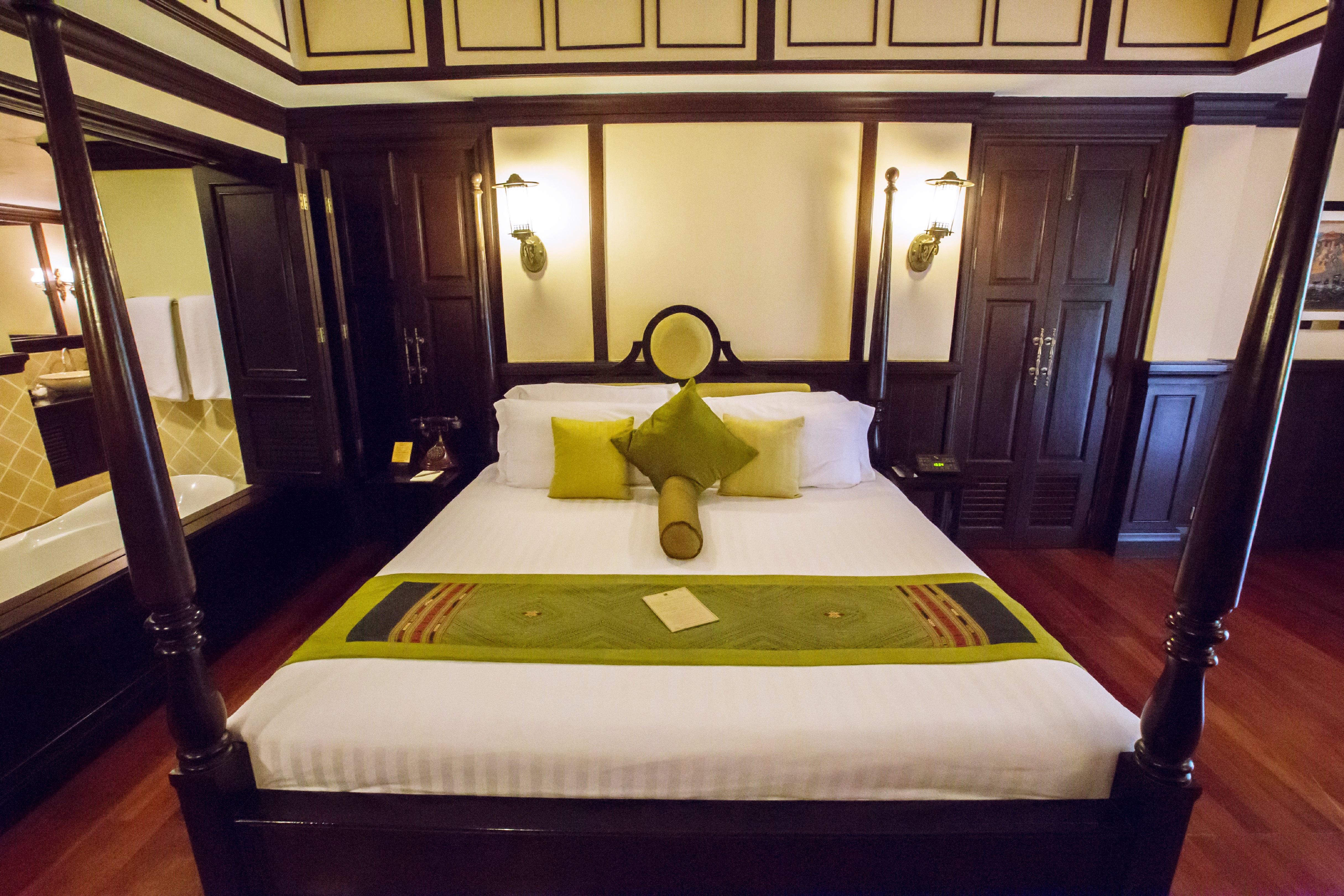 Wora Bura Hua Hin Resort & Spa Kültér fotó A bedroom at the hotel