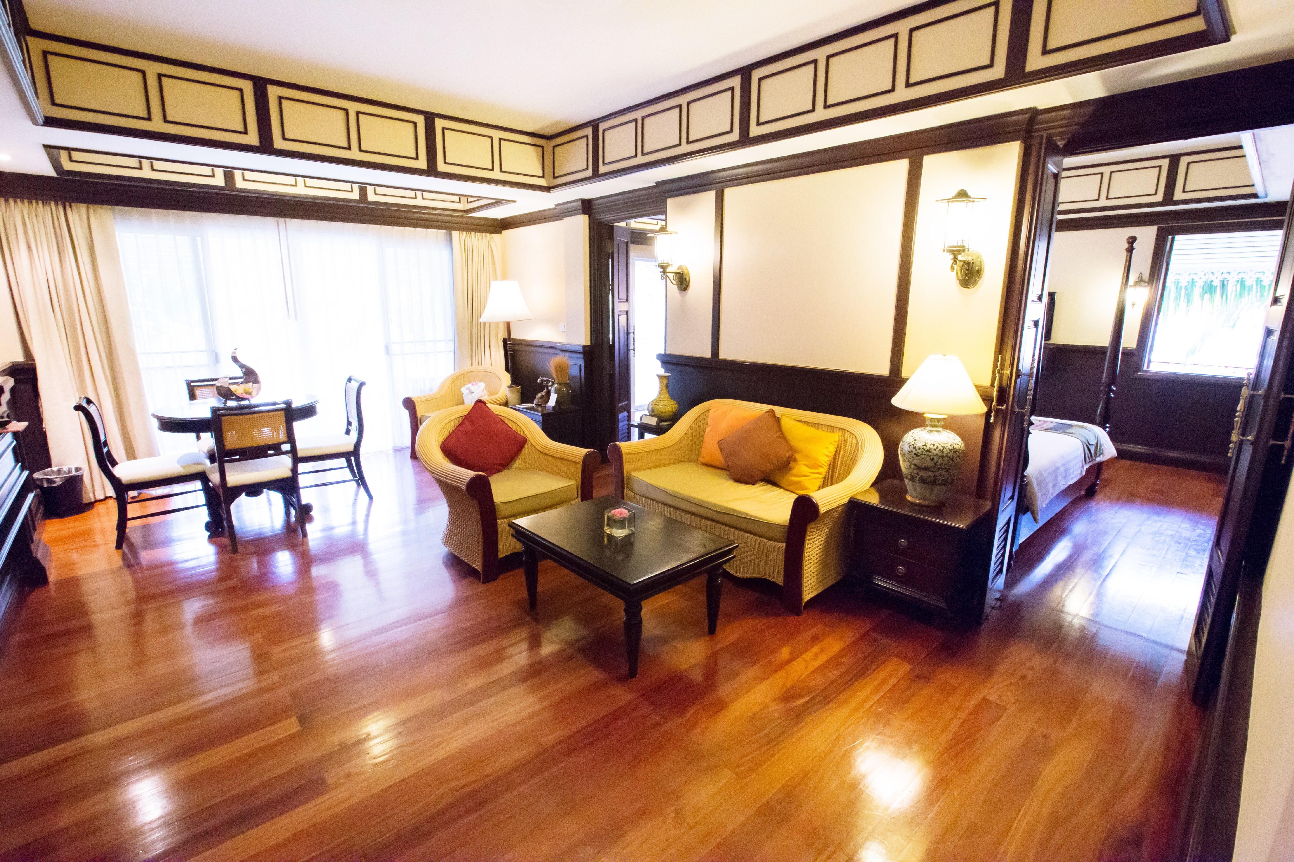 Wora Bura Hua Hin Resort & Spa Kültér fotó A suite at the Royal Thai Suite