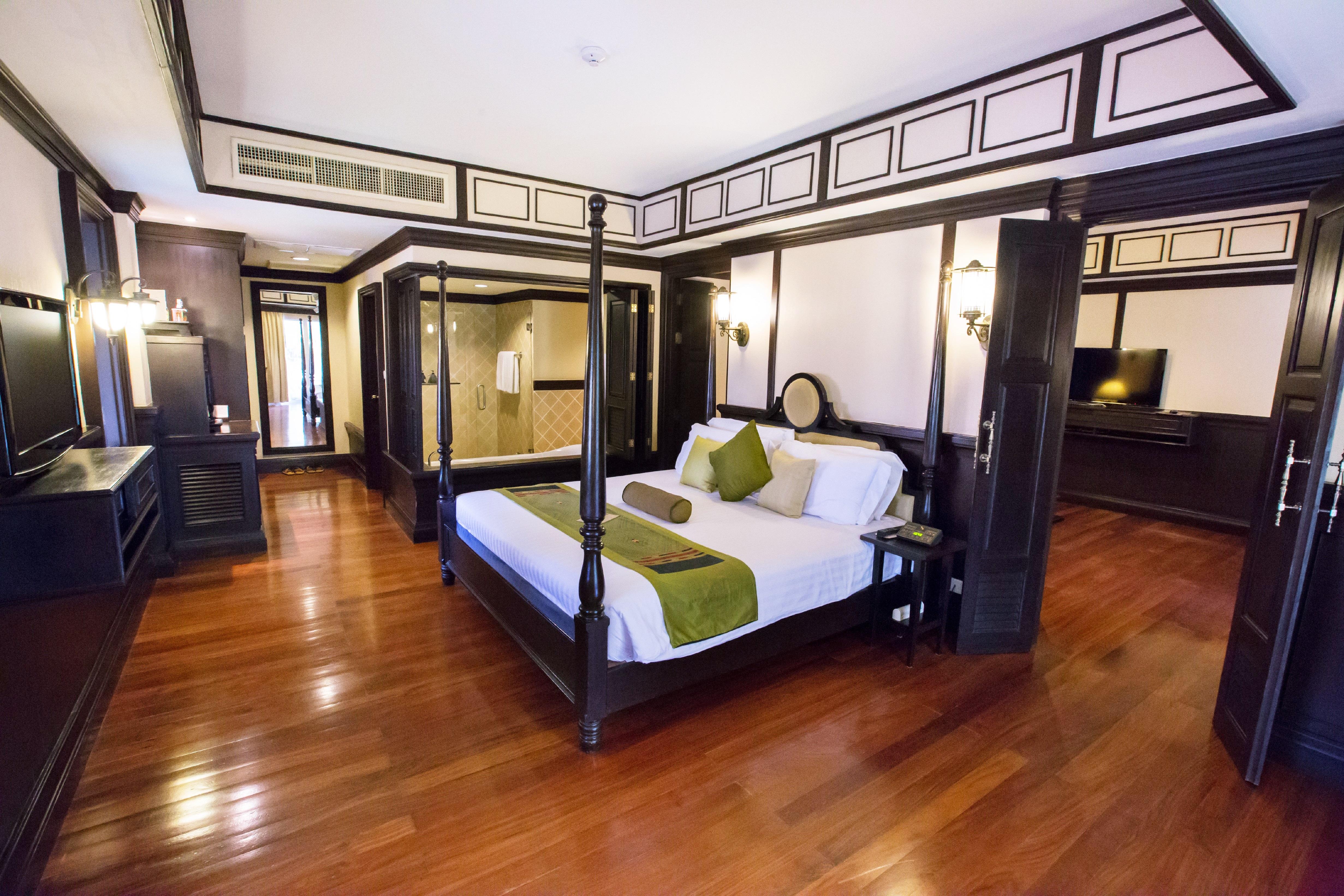 Wora Bura Hua Hin Resort & Spa Kültér fotó A suite at the Royal Thai Suite