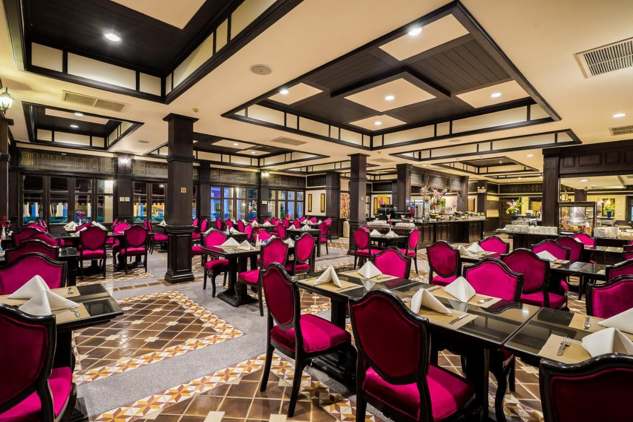 Wora Bura Hua Hin Resort & Spa Kültér fotó The restaurant